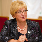Катерина Ващук: «Не можна поспішати з прийняттям рішення про продаж землі»